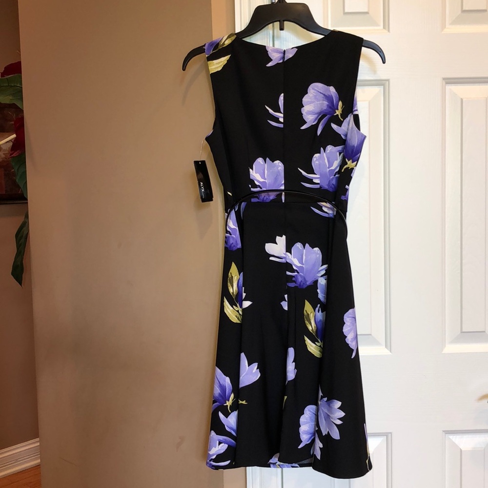 DRESS 👗 - Picture 3 of 3